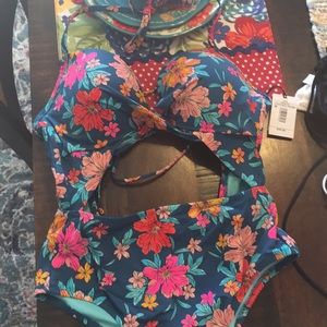 One piece cutout bathing suit